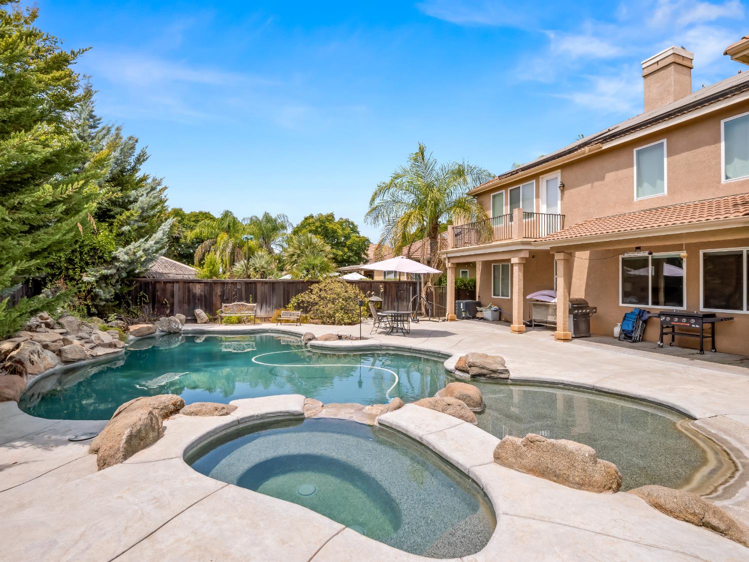 11073 E Le Conte Pass Ct, Clovis, CA 93619