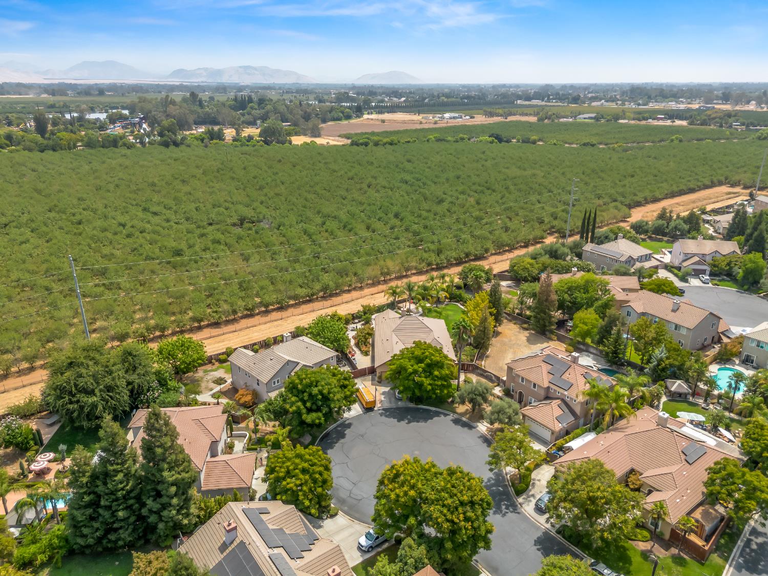 11073 E Le Conte Pass Ct, Clovis, CA 93619