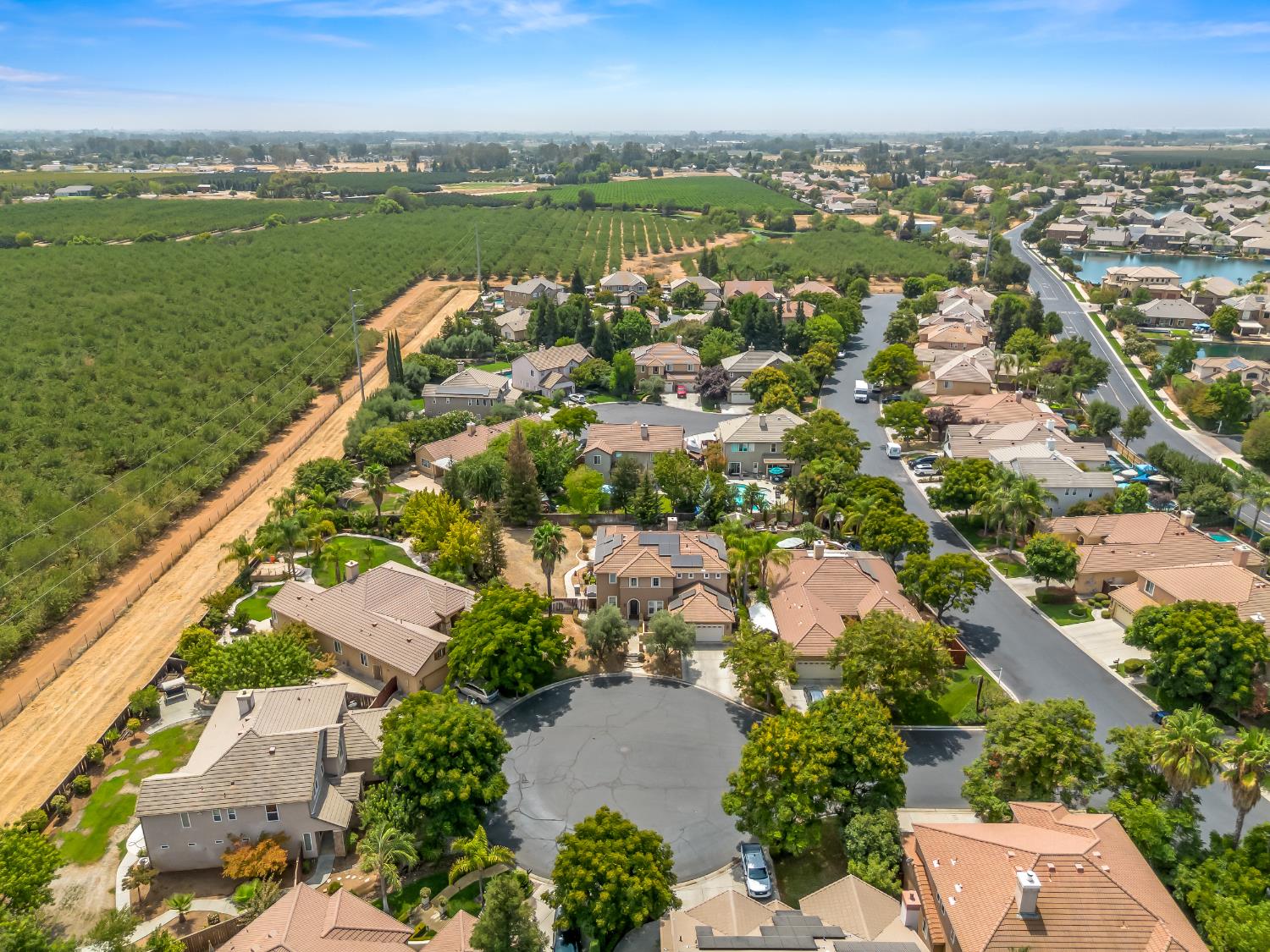 11073 E Le Conte Pass Ct, Clovis, CA 93619
