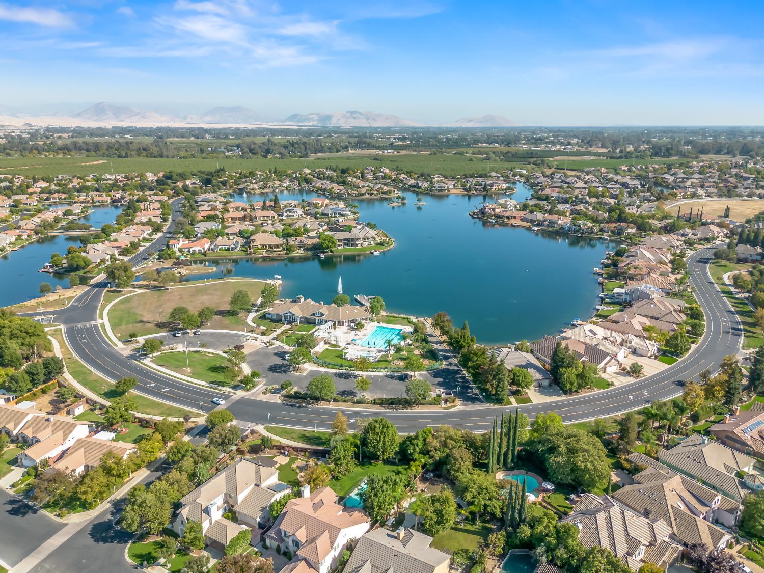 11073 E Le Conte Pass Ct, Clovis, CA 93619