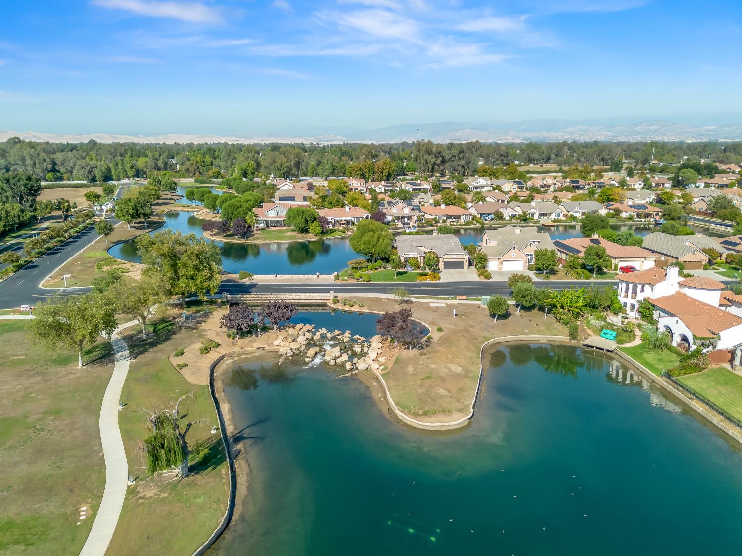 11073 E Le Conte Pass Ct, Clovis, CA 93619