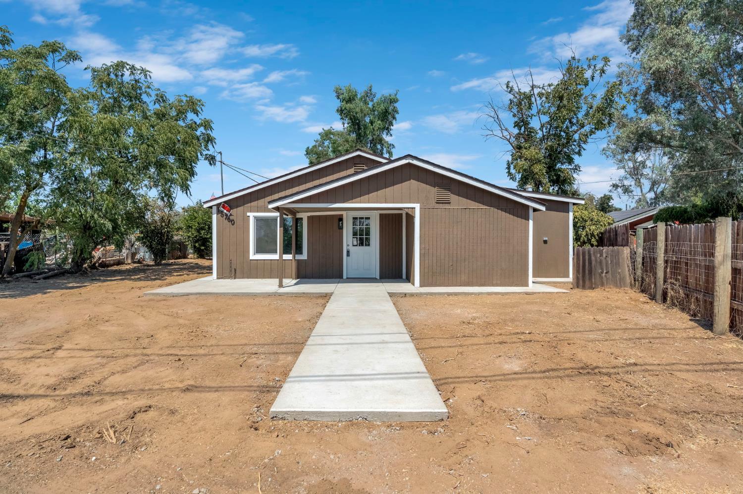 15760 Raymond Rd, Madera, CA 93638