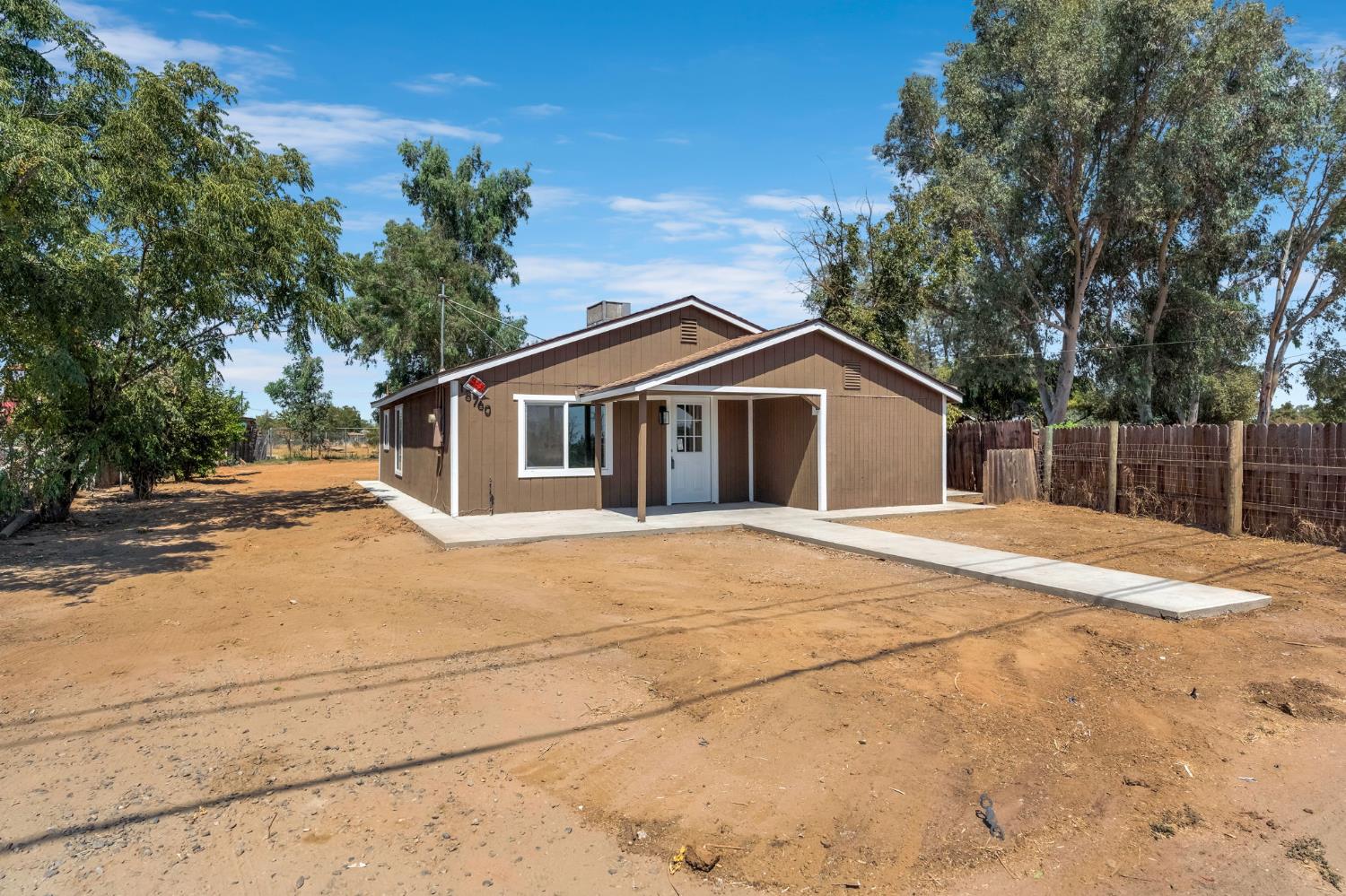 15760 Raymond Rd, Madera, CA 93638