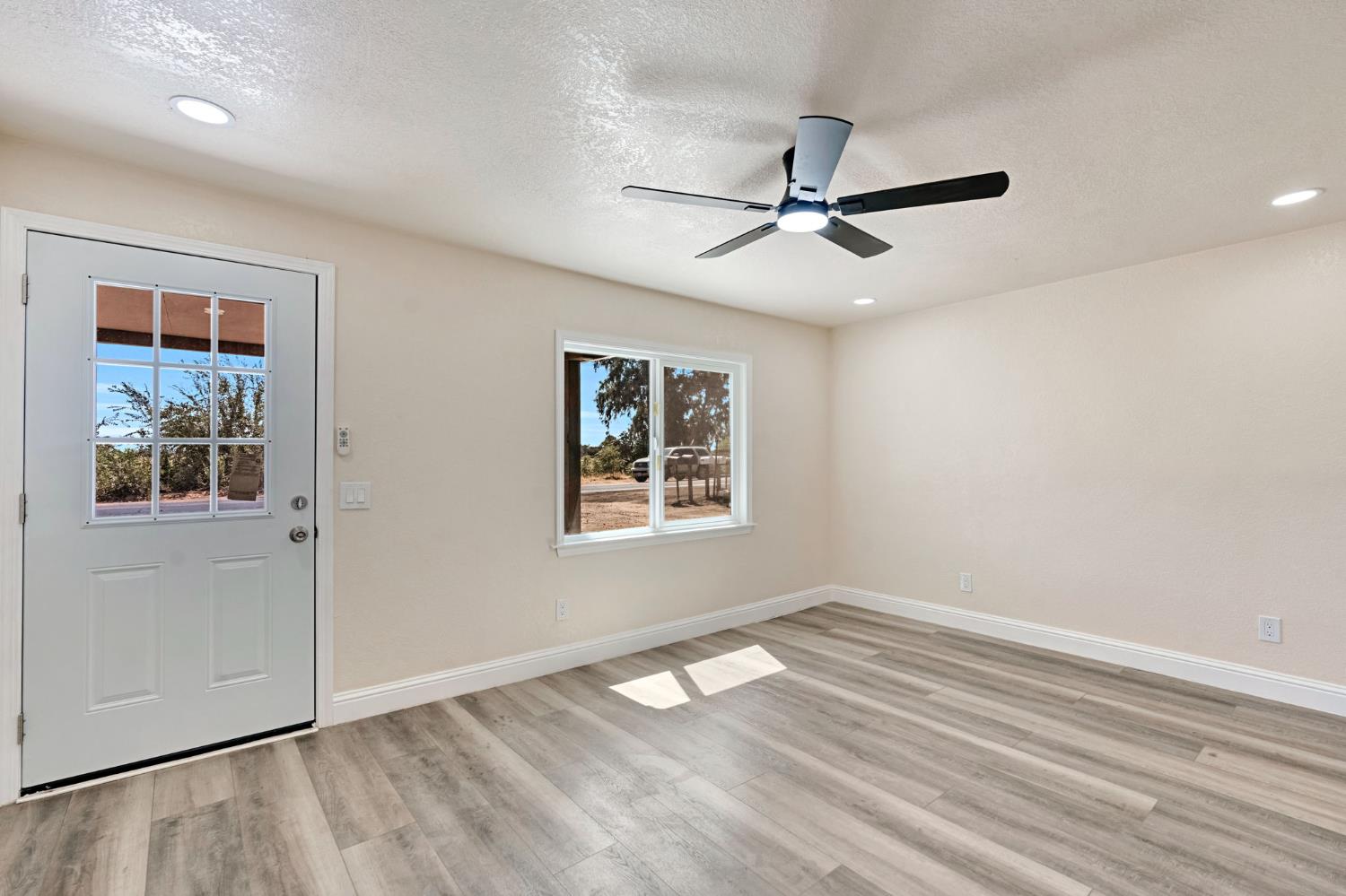 15760 Raymond Rd, Madera, CA 93638