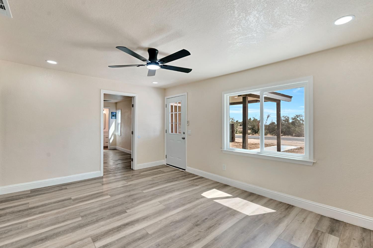 15760 Raymond Rd, Madera, CA 93638