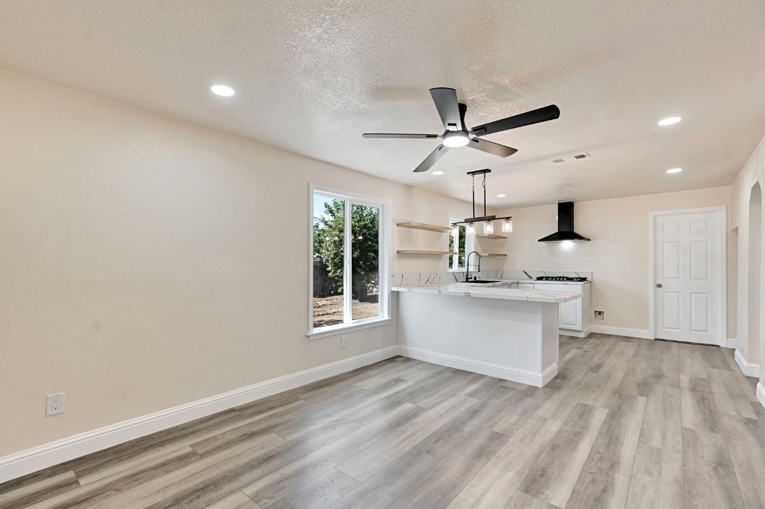 15760 Raymond Rd, Madera, CA 93638