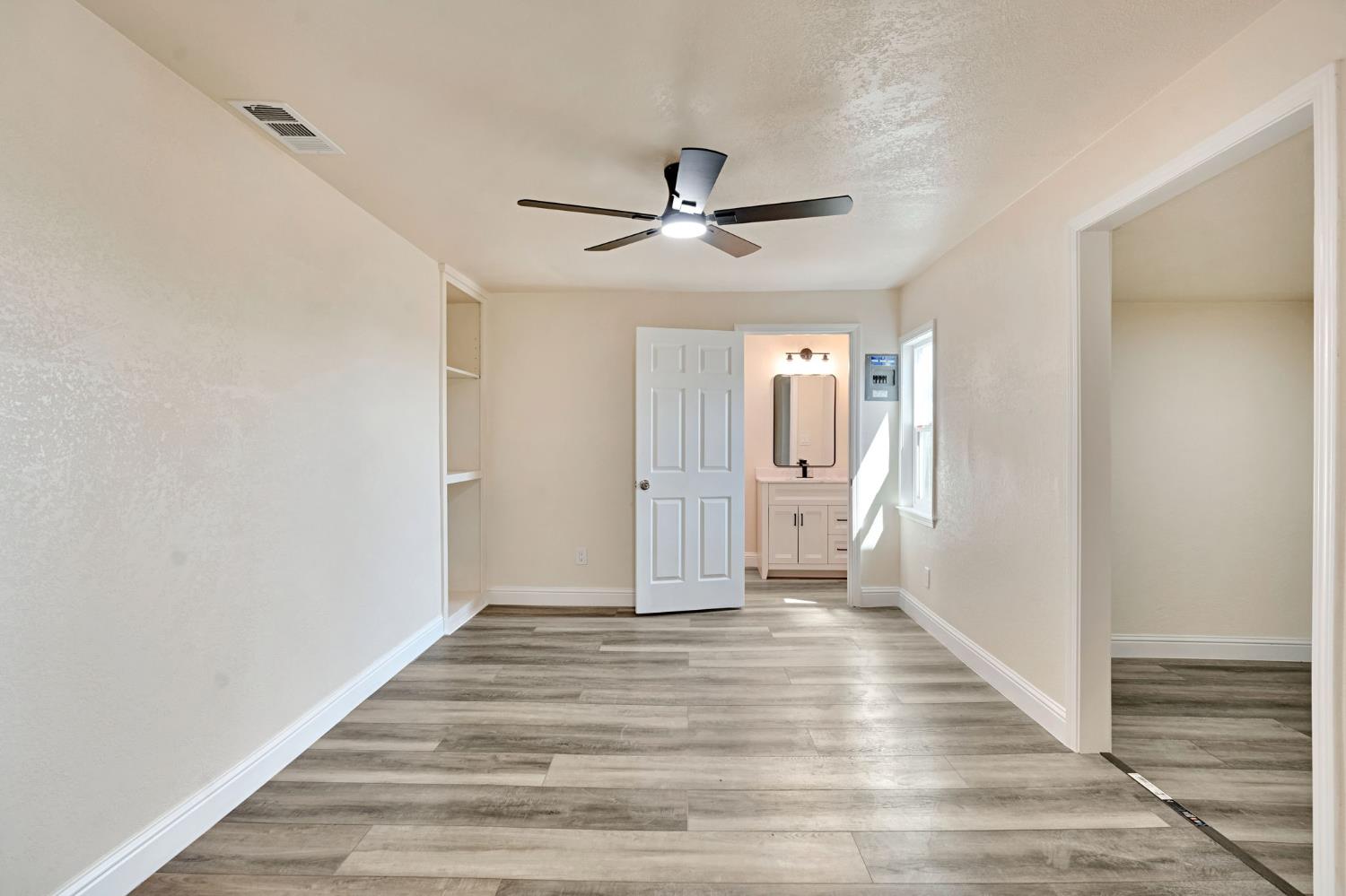 15760 Raymond Rd, Madera, CA 93638