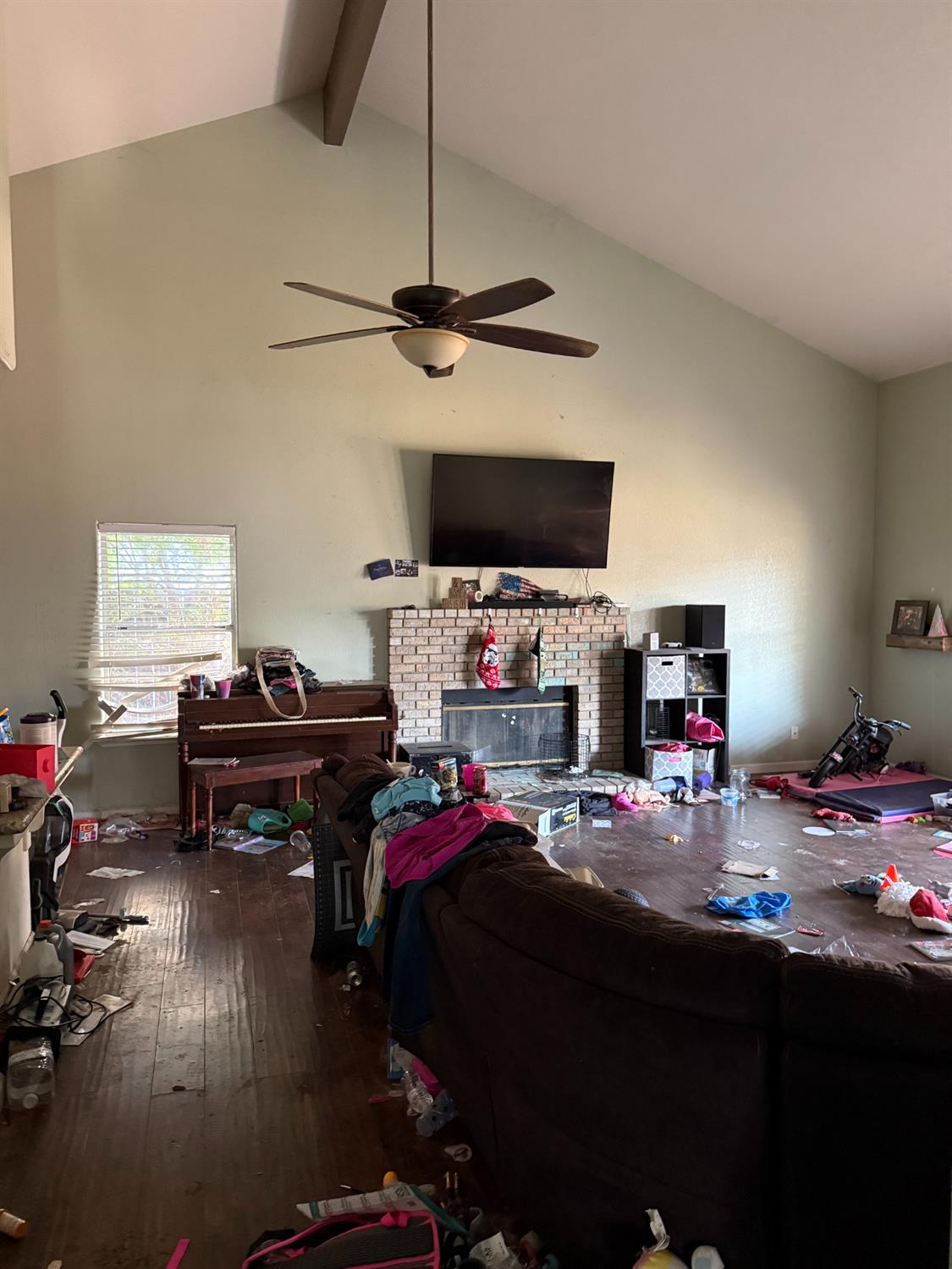 833 Burlingame Ave, Clovis, CA 93612