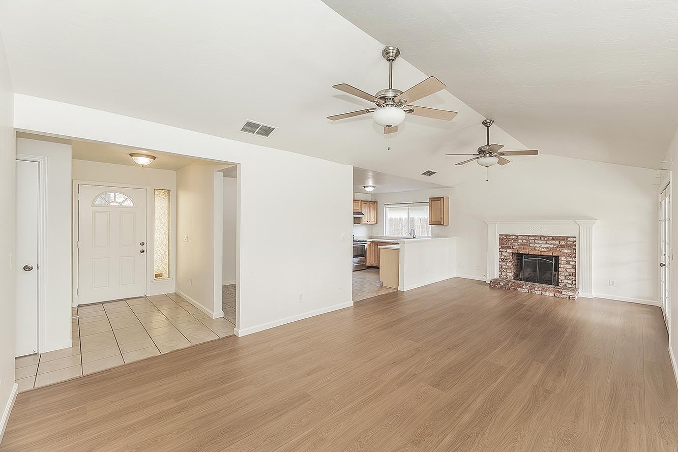 3075 Anderson Ave, Clovis, CA 93612