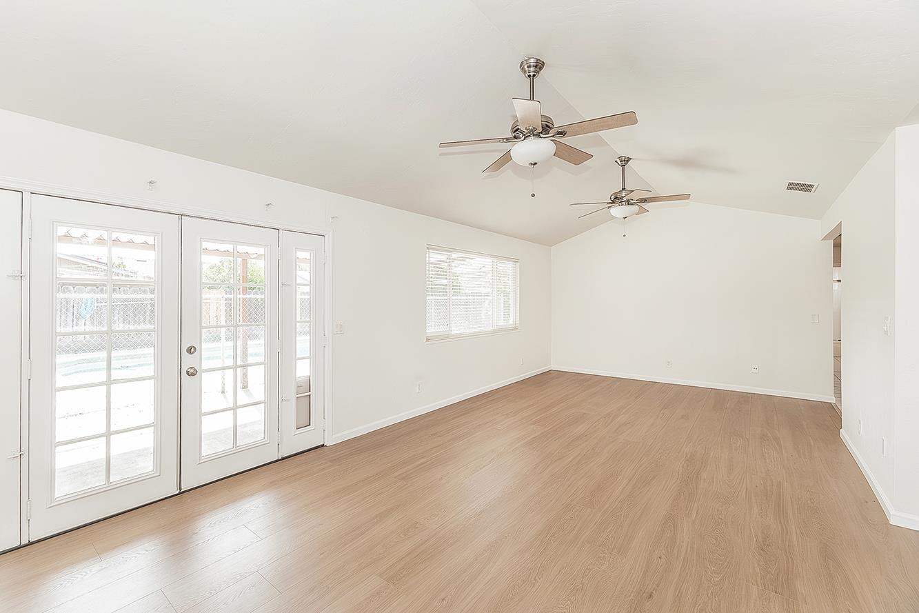 3075 Anderson Ave, Clovis, CA 93612
