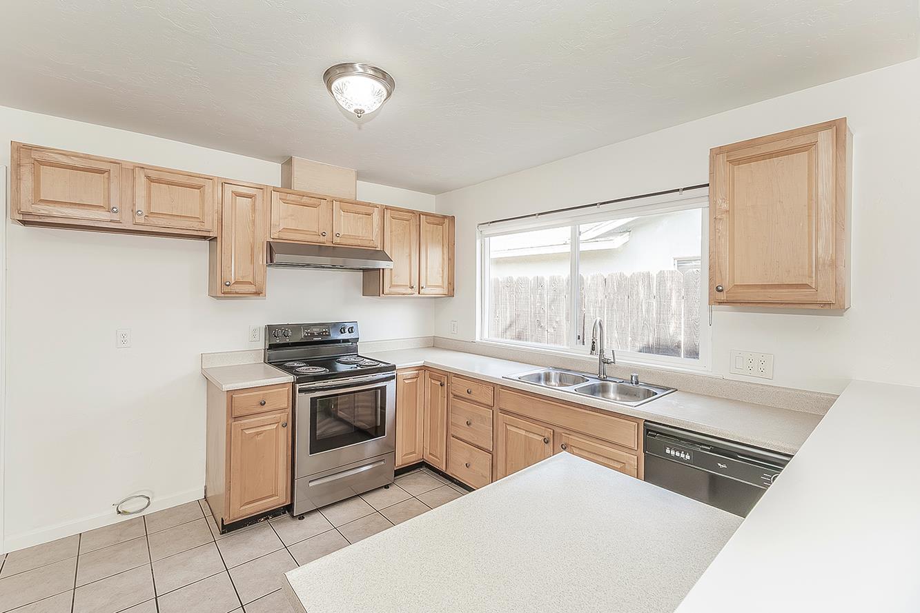 3075 Anderson Ave, Clovis, CA 93612