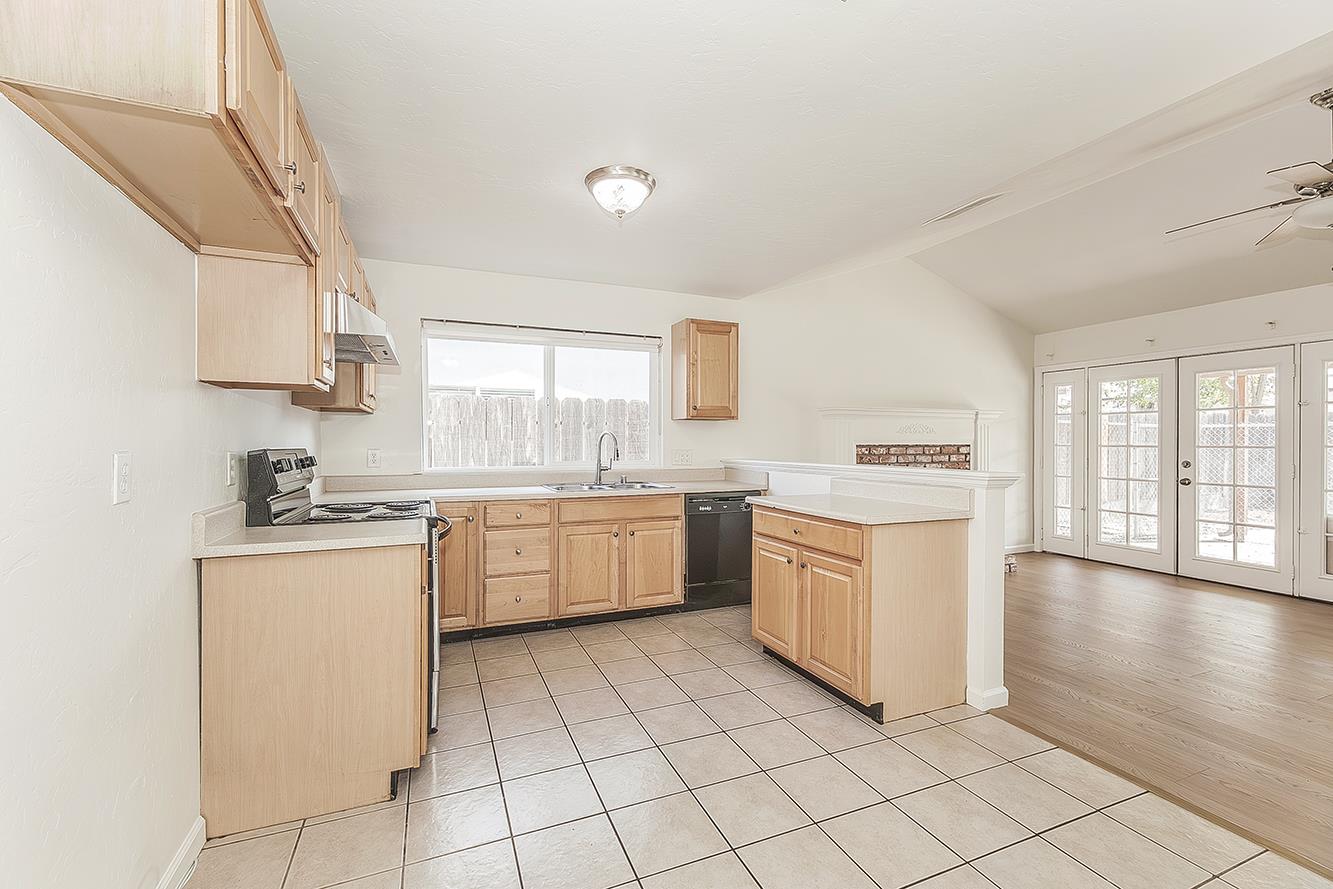 3075 Anderson Ave, Clovis, CA 93612
