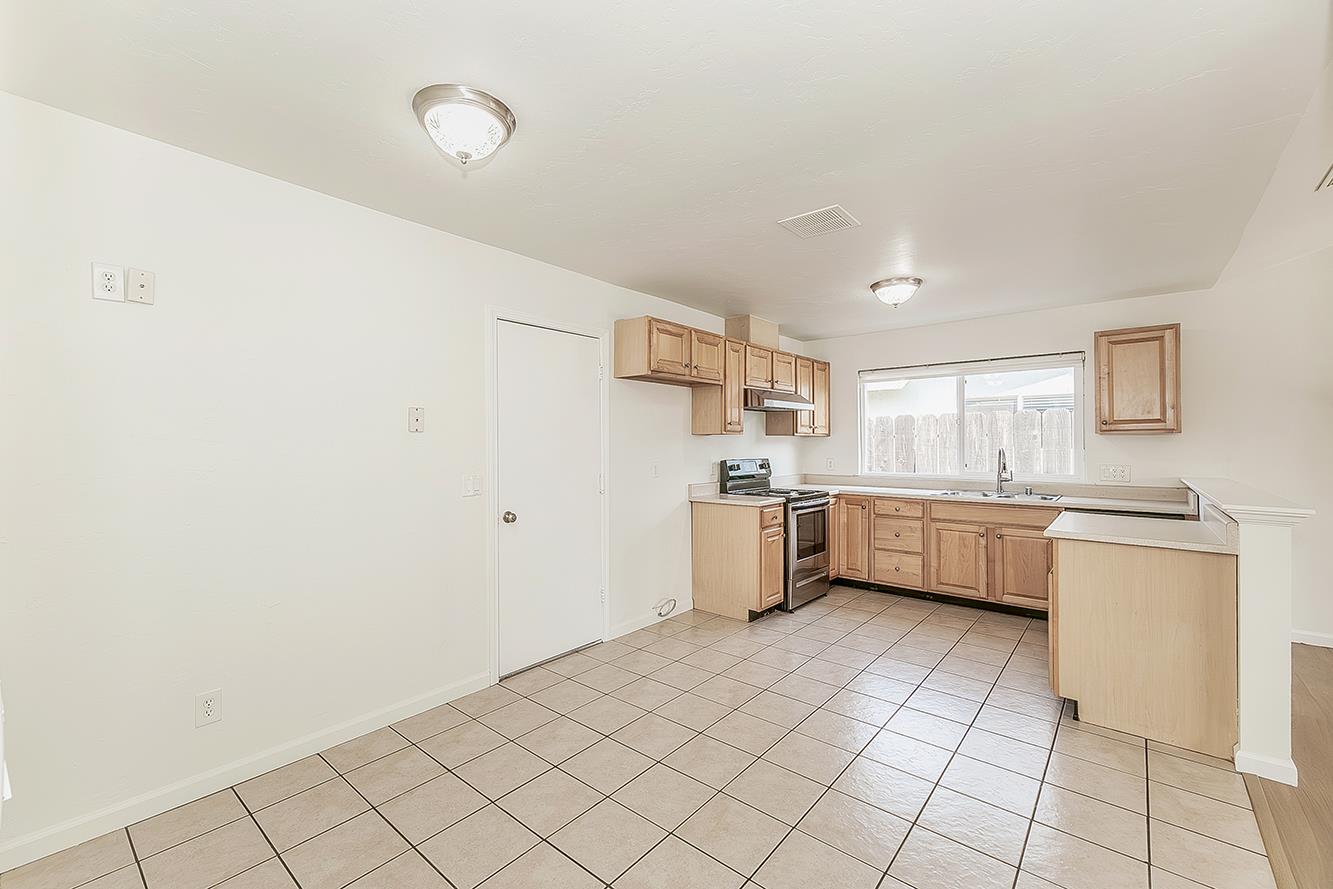 3075 Anderson Ave, Clovis, CA 93612