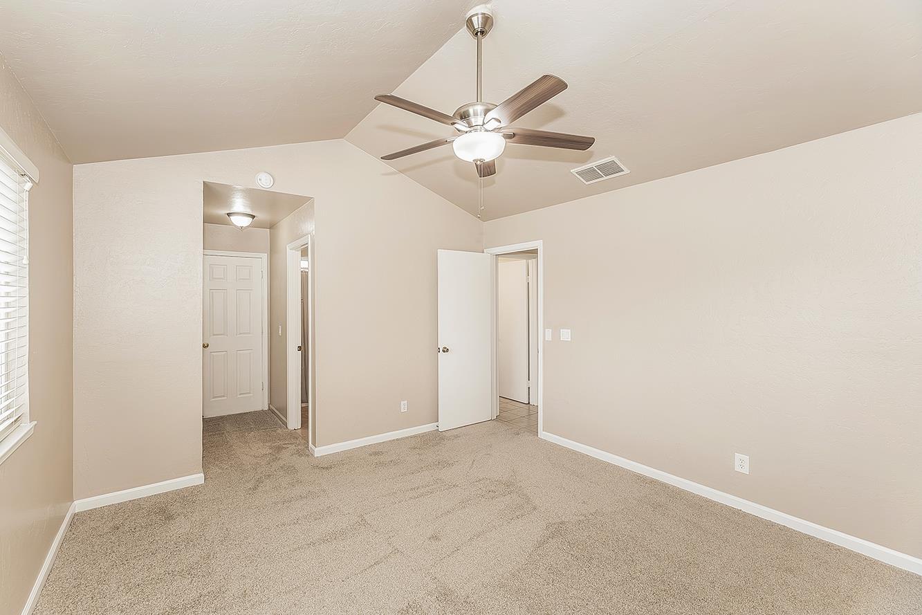 3075 Anderson Ave, Clovis, CA 93612