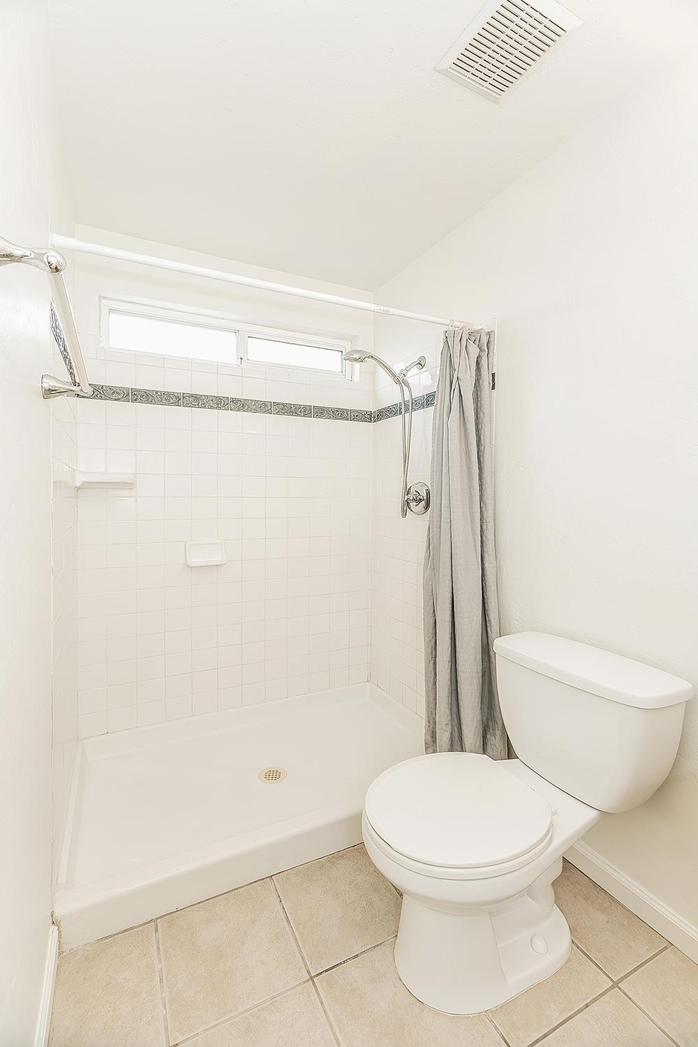 3075 Anderson Ave, Clovis, CA 93612