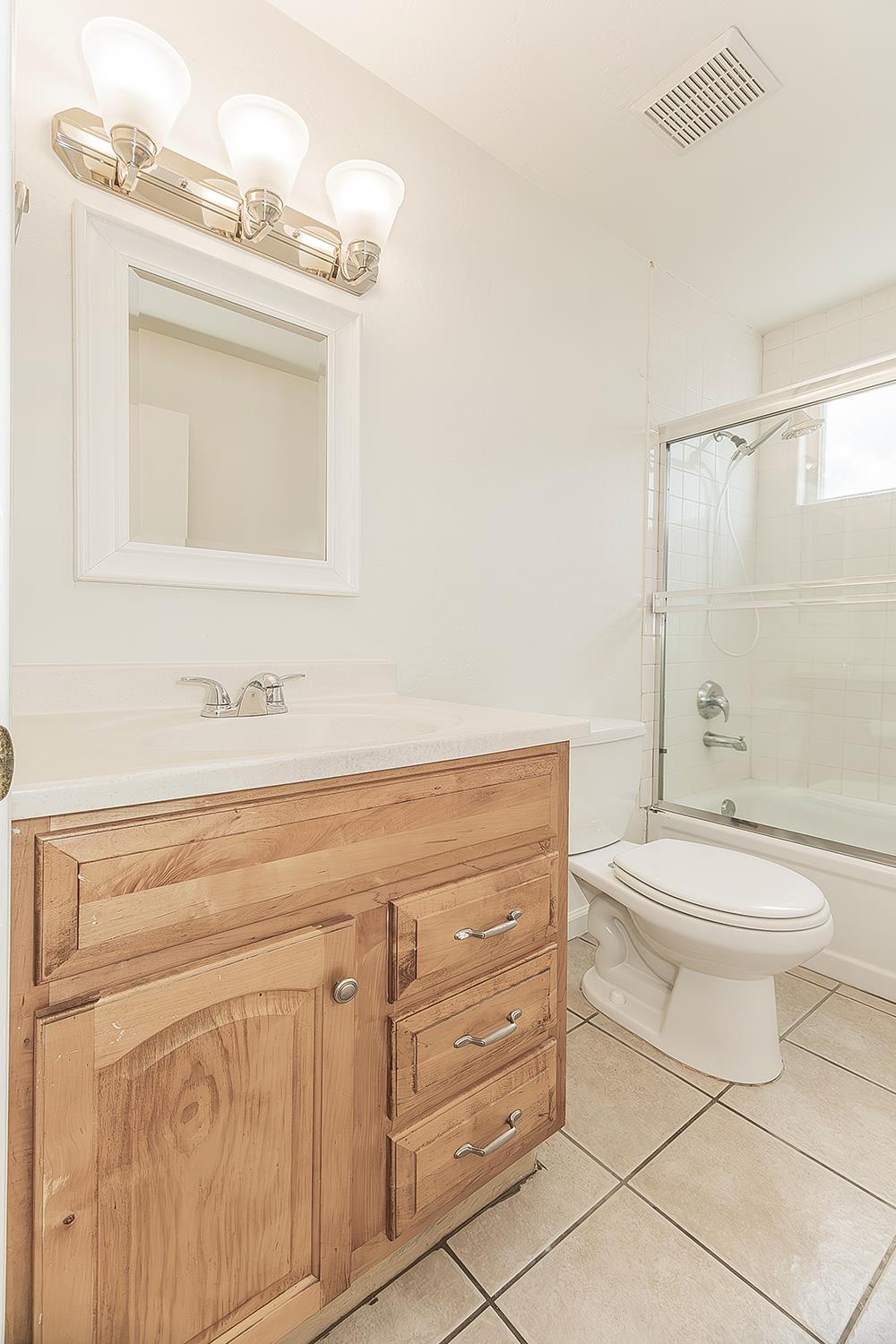 3075 Anderson Ave, Clovis, CA 93612