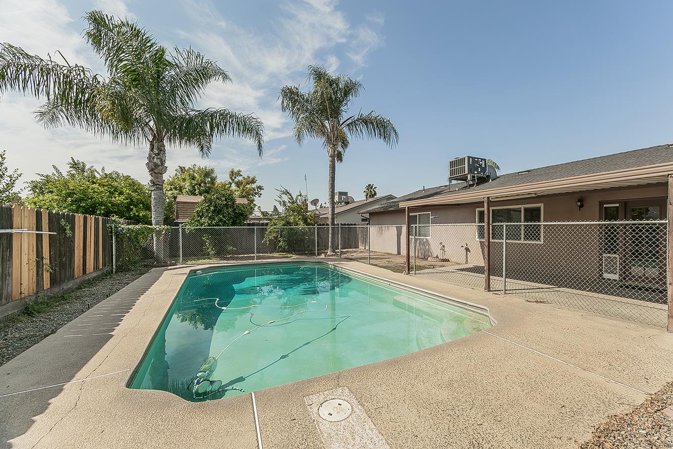 3075 Anderson Ave, Clovis, CA 93612