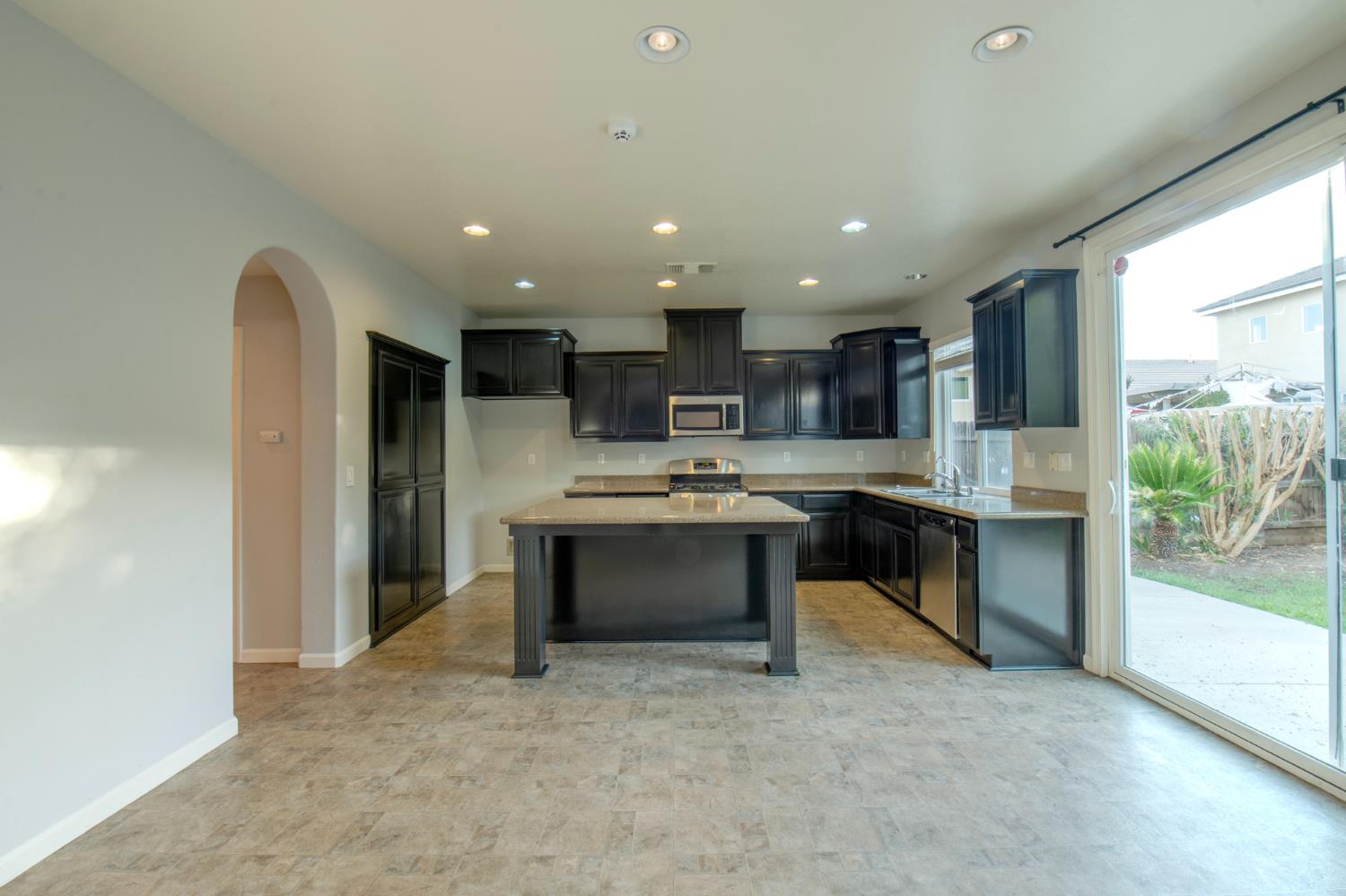 3172 N Hornet Ave, Fresno, CA 93737
