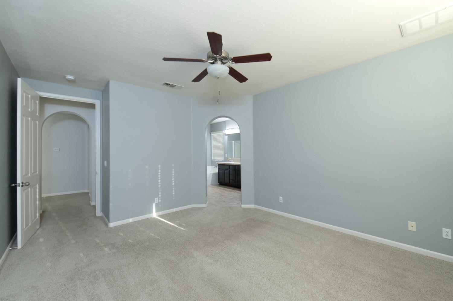 3172 N Hornet Ave, Fresno, CA 93737