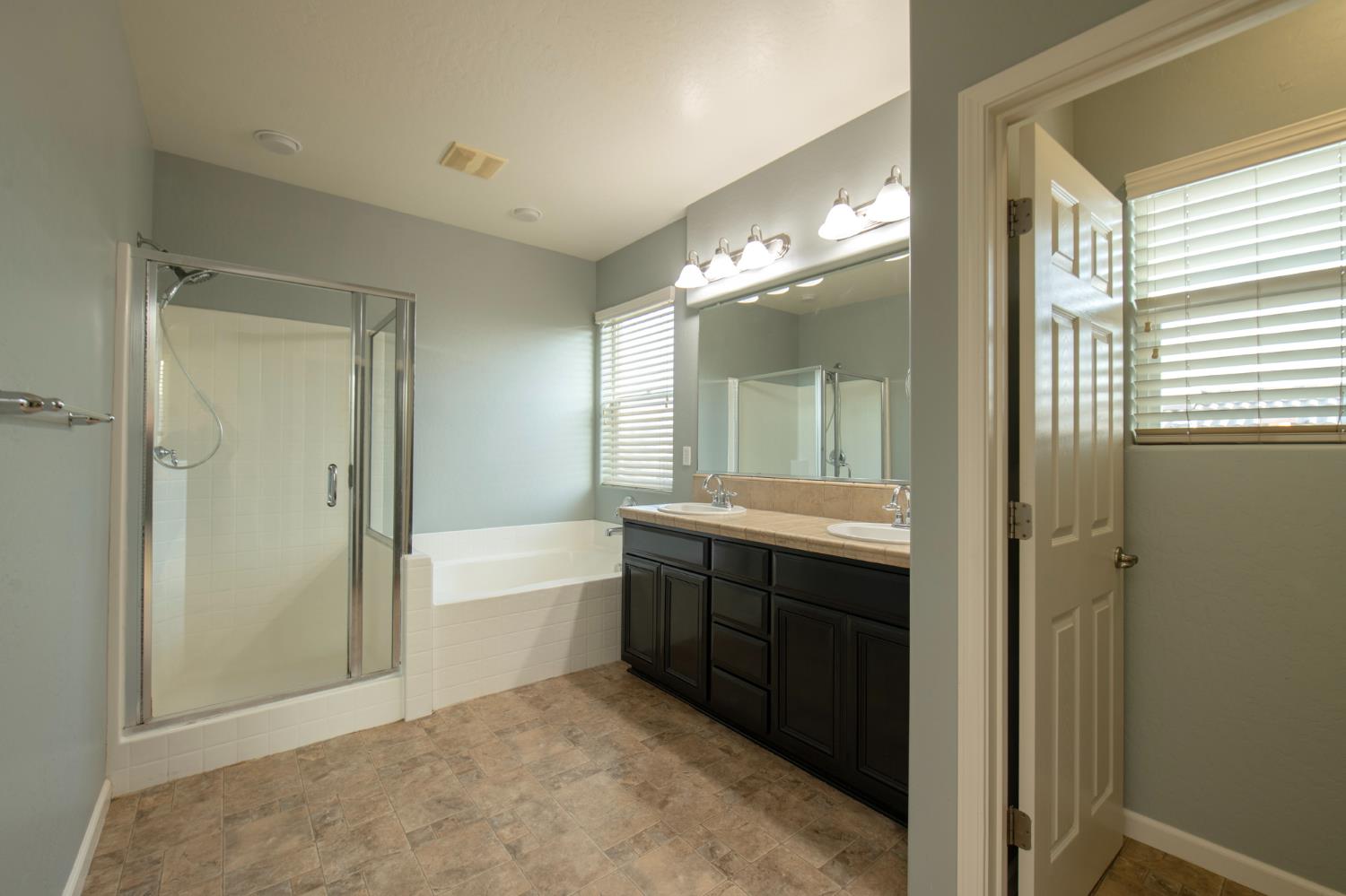 3172 N Hornet Ave, Fresno, CA 93737