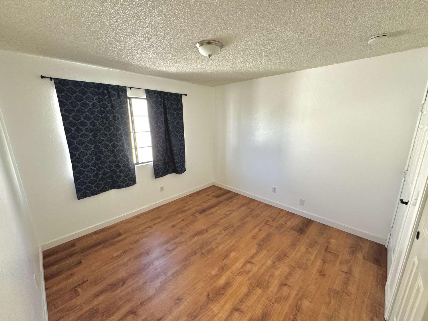 4718 E Alamos Ave #101, Fresno, CA 93726