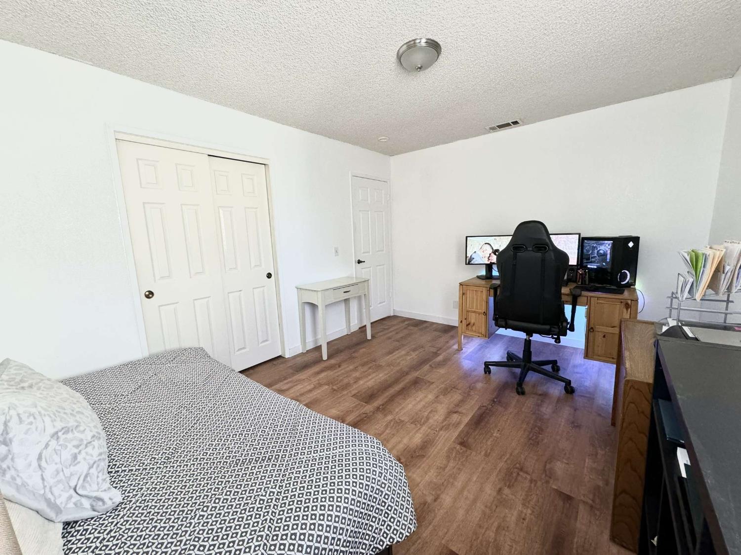 4718 E Alamos Ave #101, Fresno, CA 93726