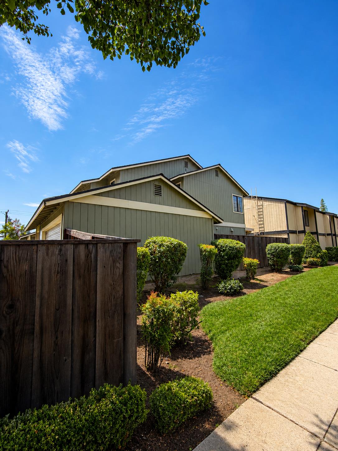 4718 E Alamos Ave #101, Fresno, CA 93726