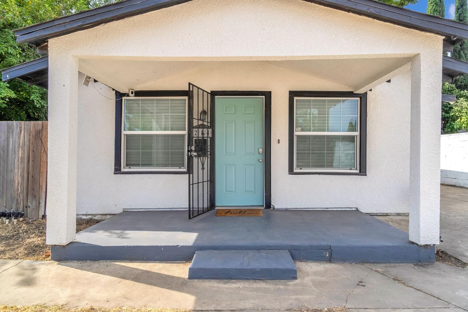 214 E Pine Ave, Fresno, CA 93728
