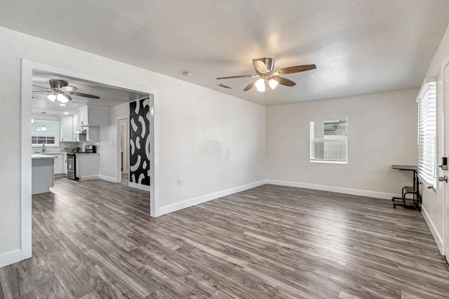 214 E Pine Ave, Fresno, CA 93728