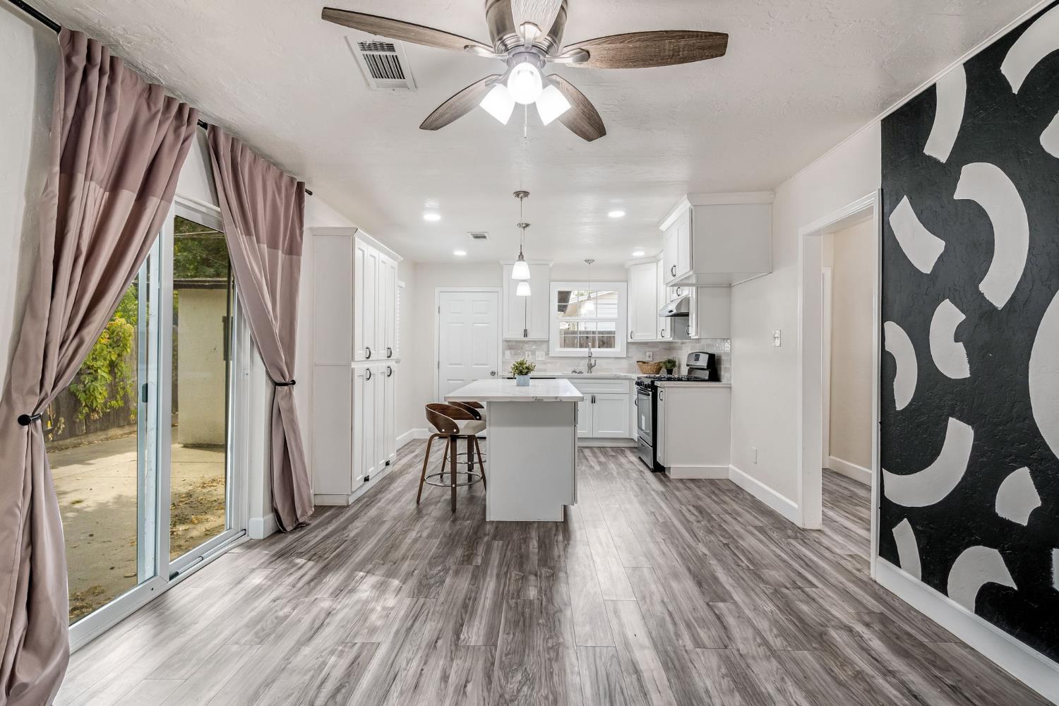 214 E Pine Ave, Fresno, CA 93728