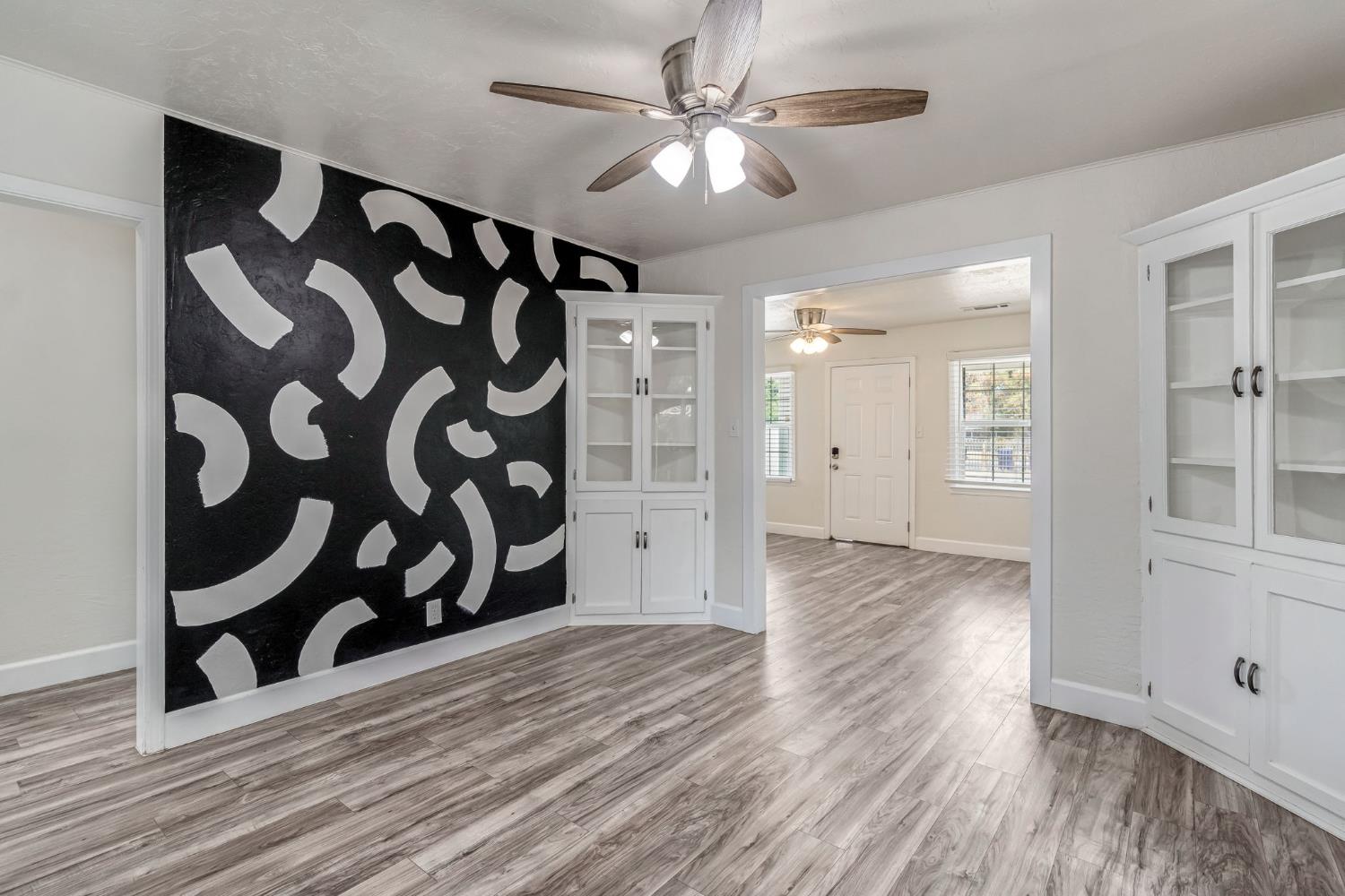 214 E Pine Ave, Fresno, CA 93728