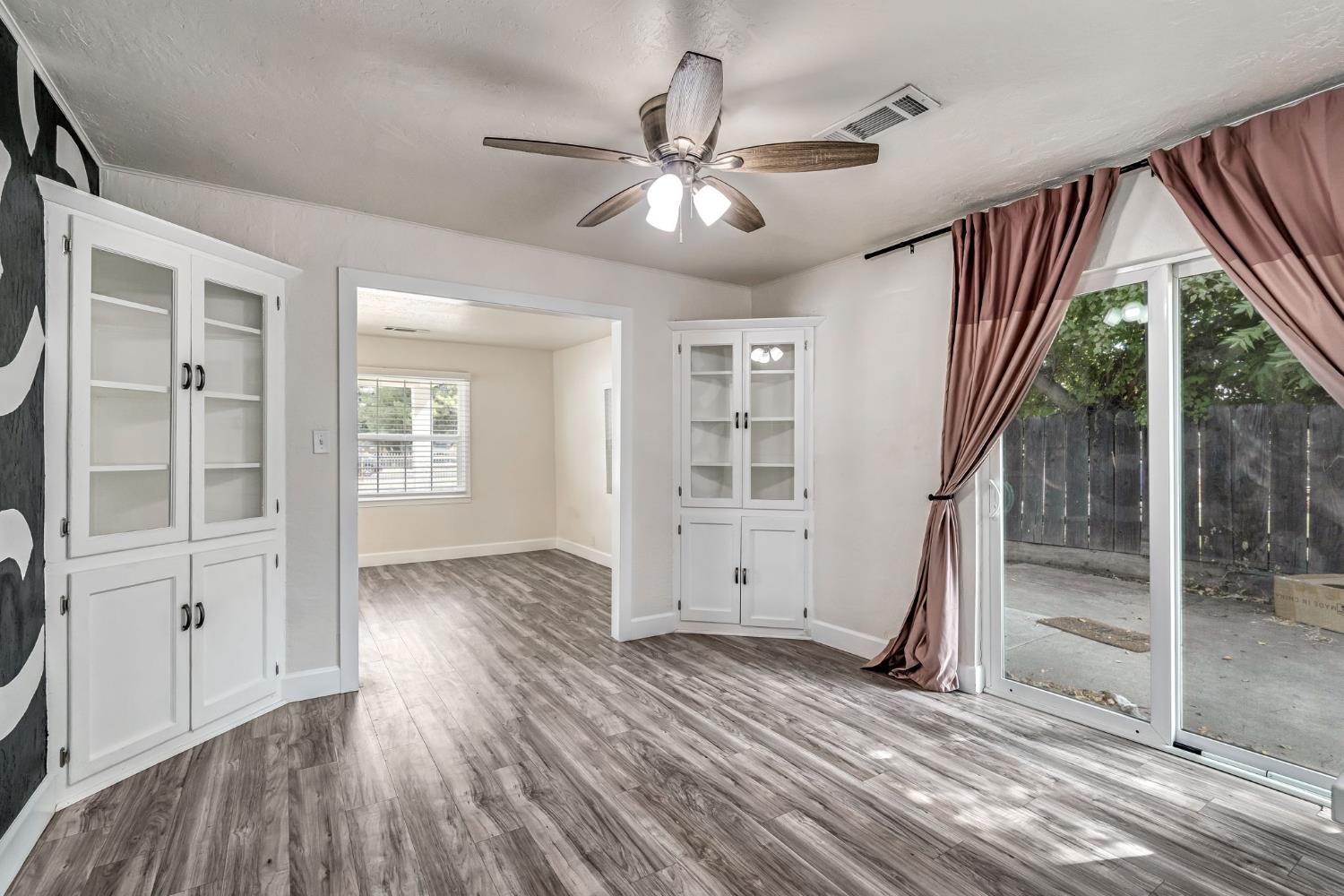 214 E Pine Ave, Fresno, CA 93728