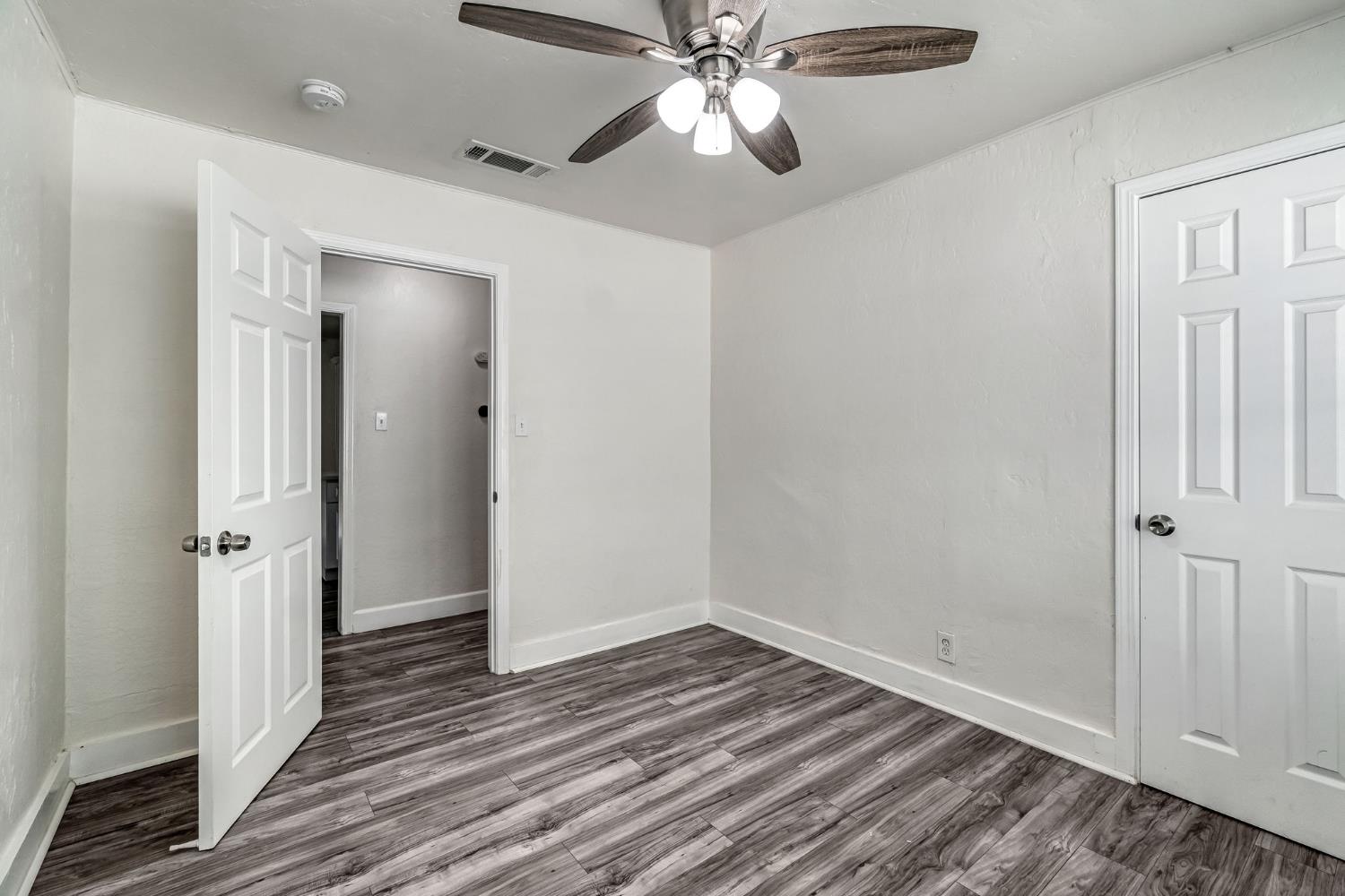 214 E Pine Ave, Fresno, CA 93728