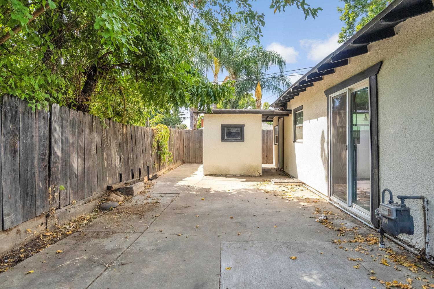 214 E Pine Ave, Fresno, CA 93728