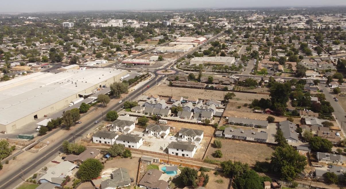 1404 S Santa Fe St, Visalia, CA 93292