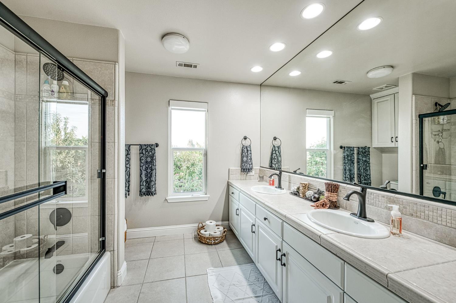 15640 N Friant Rd, Friant, CA 93626