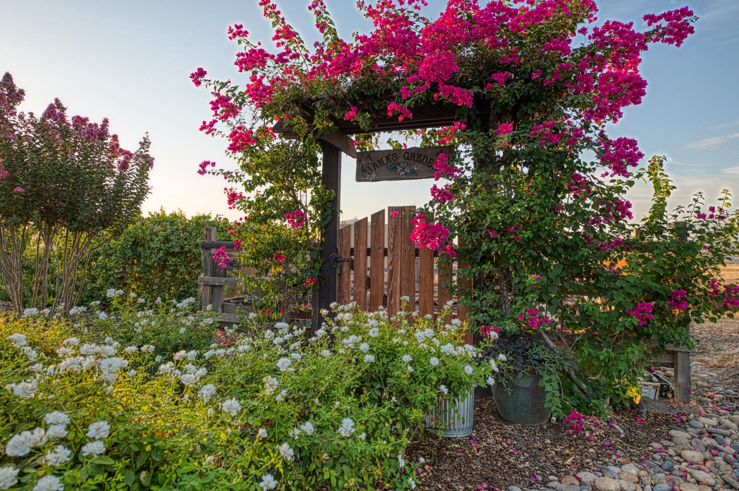 15640 N Friant Rd, Friant, CA 93626