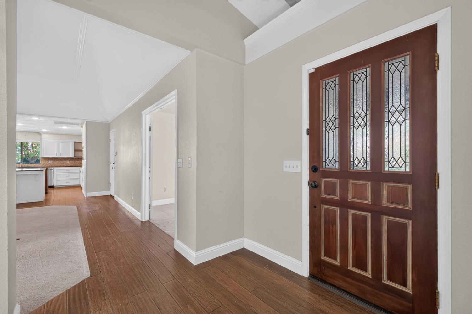 708 Chateau Pl, Madera, CA 93637