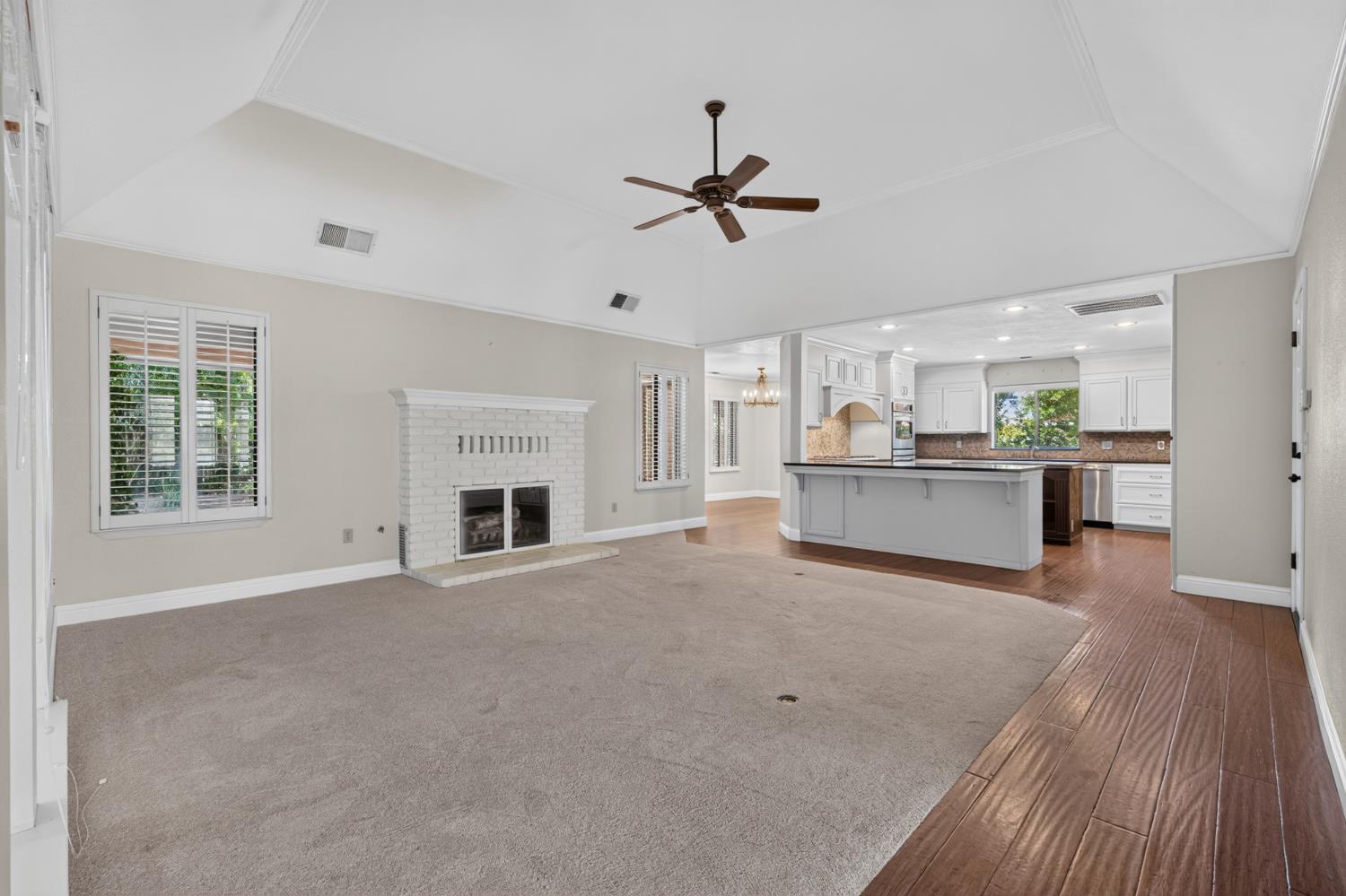 708 Chateau Pl, Madera, CA 93637