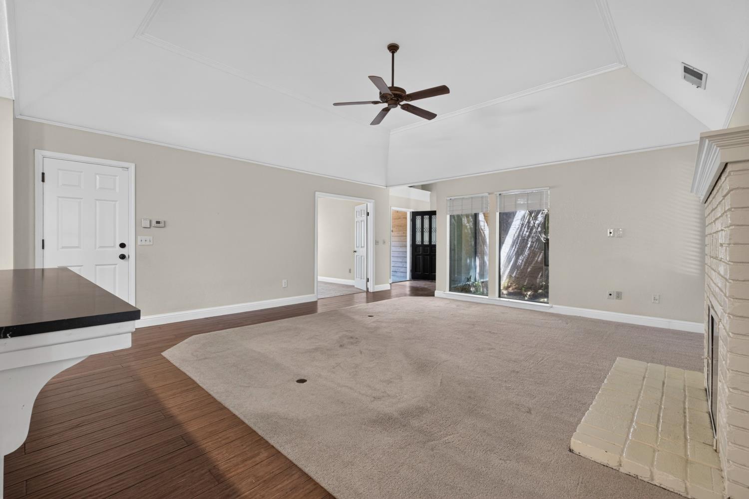 708 Chateau Pl, Madera, CA 93637