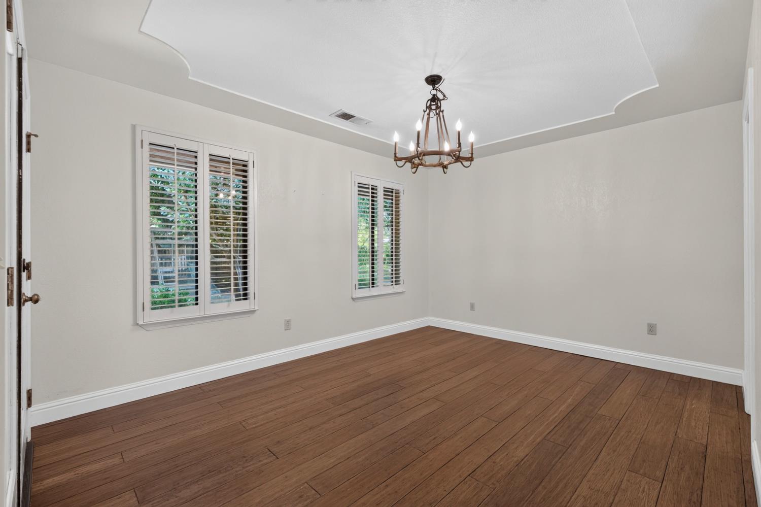 708 Chateau Pl, Madera, CA 93637