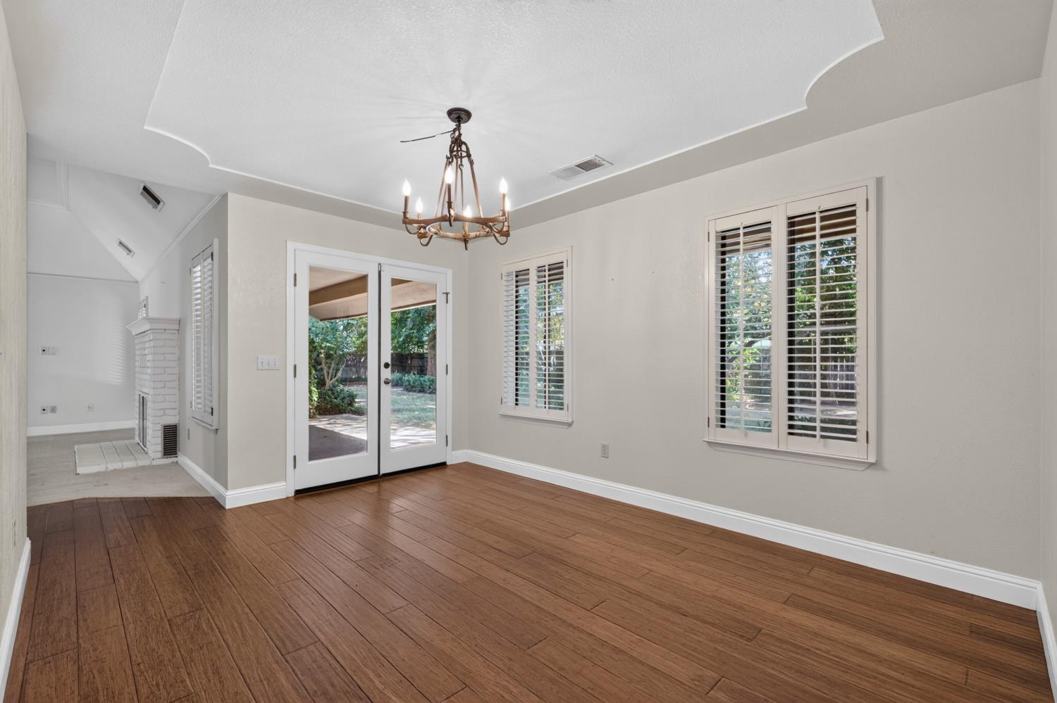 708 Chateau Pl, Madera, CA 93637