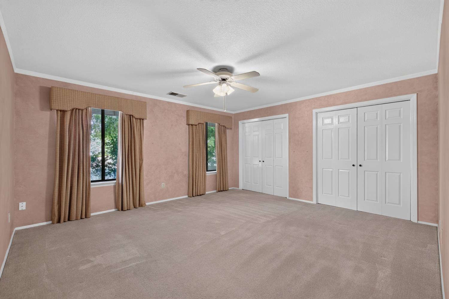 708 Chateau Pl, Madera, CA 93637