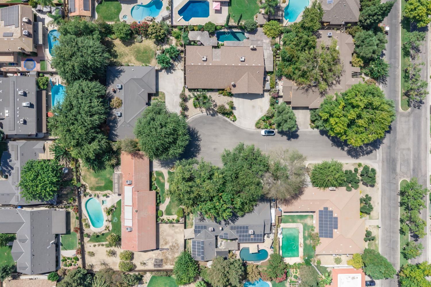708 Chateau Pl, Madera, CA 93637