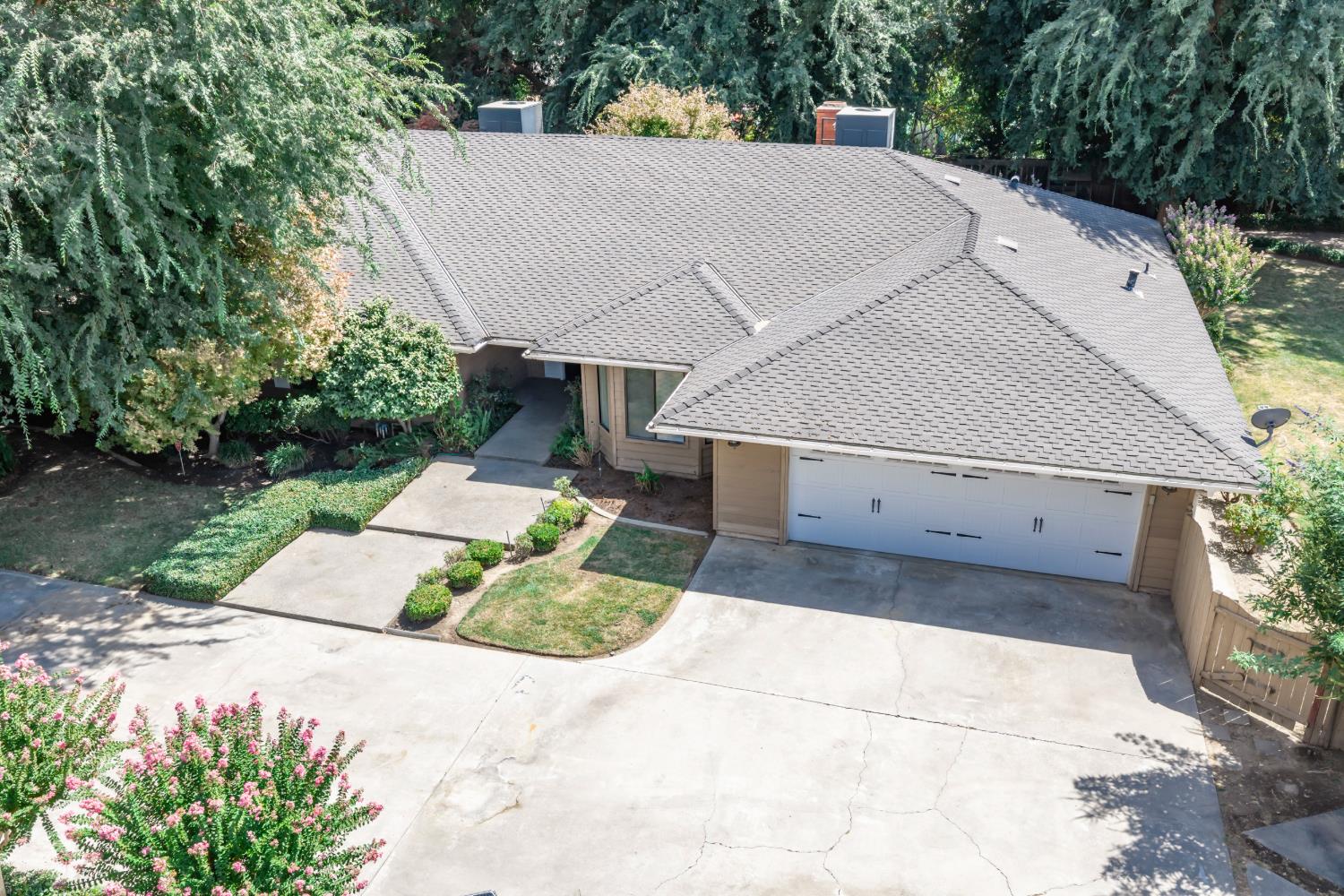 708 Chateau Pl, Madera, CA 93637