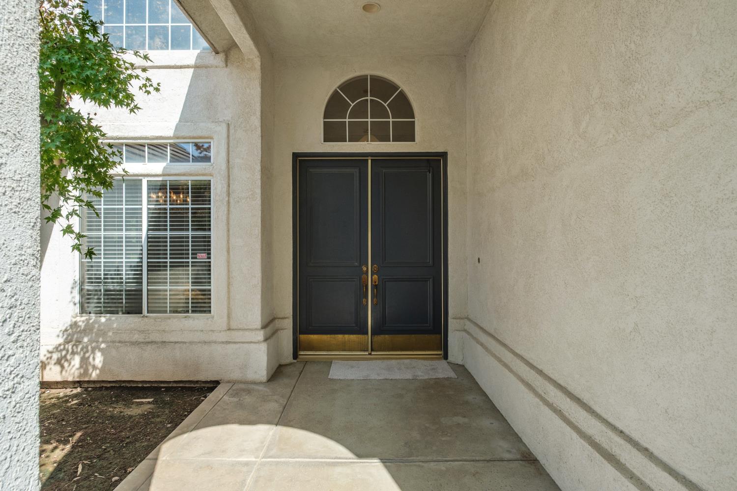 6572 N Selland Ave, Fresno, CA 93711