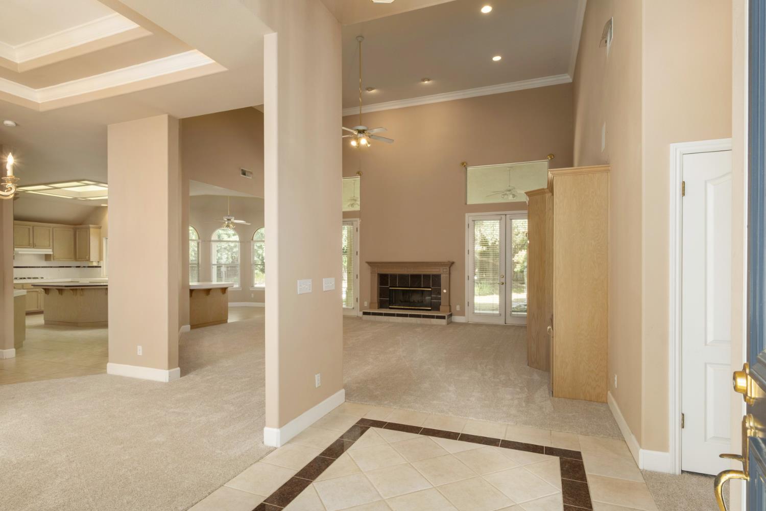 6572 N Selland Ave, Fresno, CA 93711