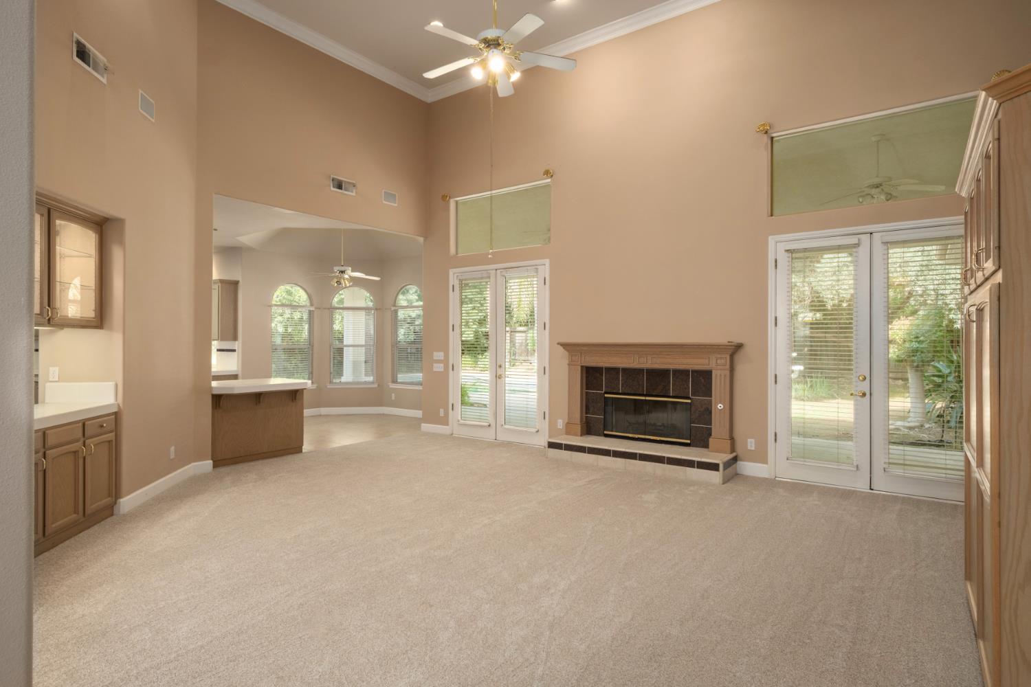6572 N Selland Ave, Fresno, CA 93711