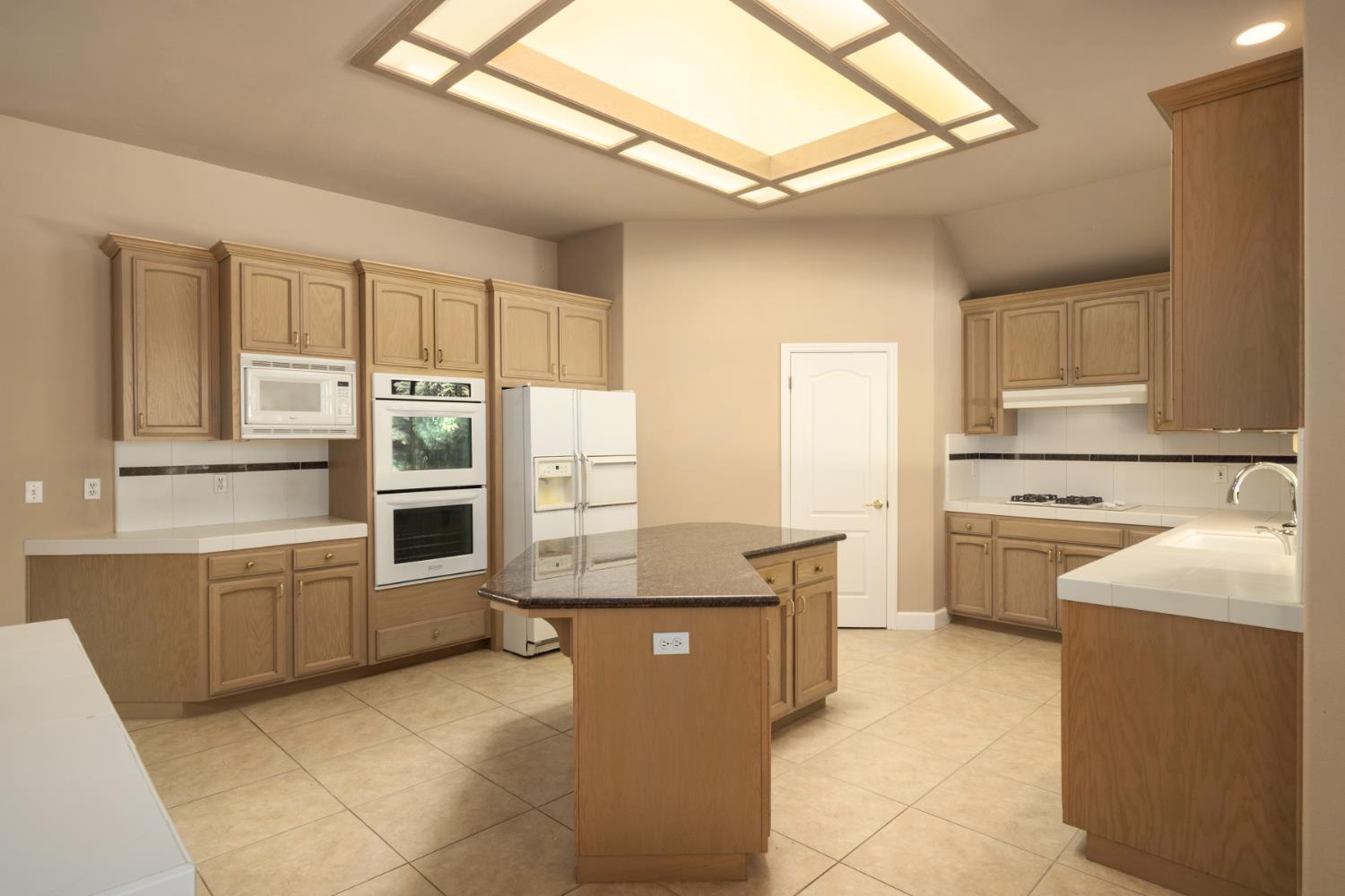 6572 N Selland Ave, Fresno, CA 93711