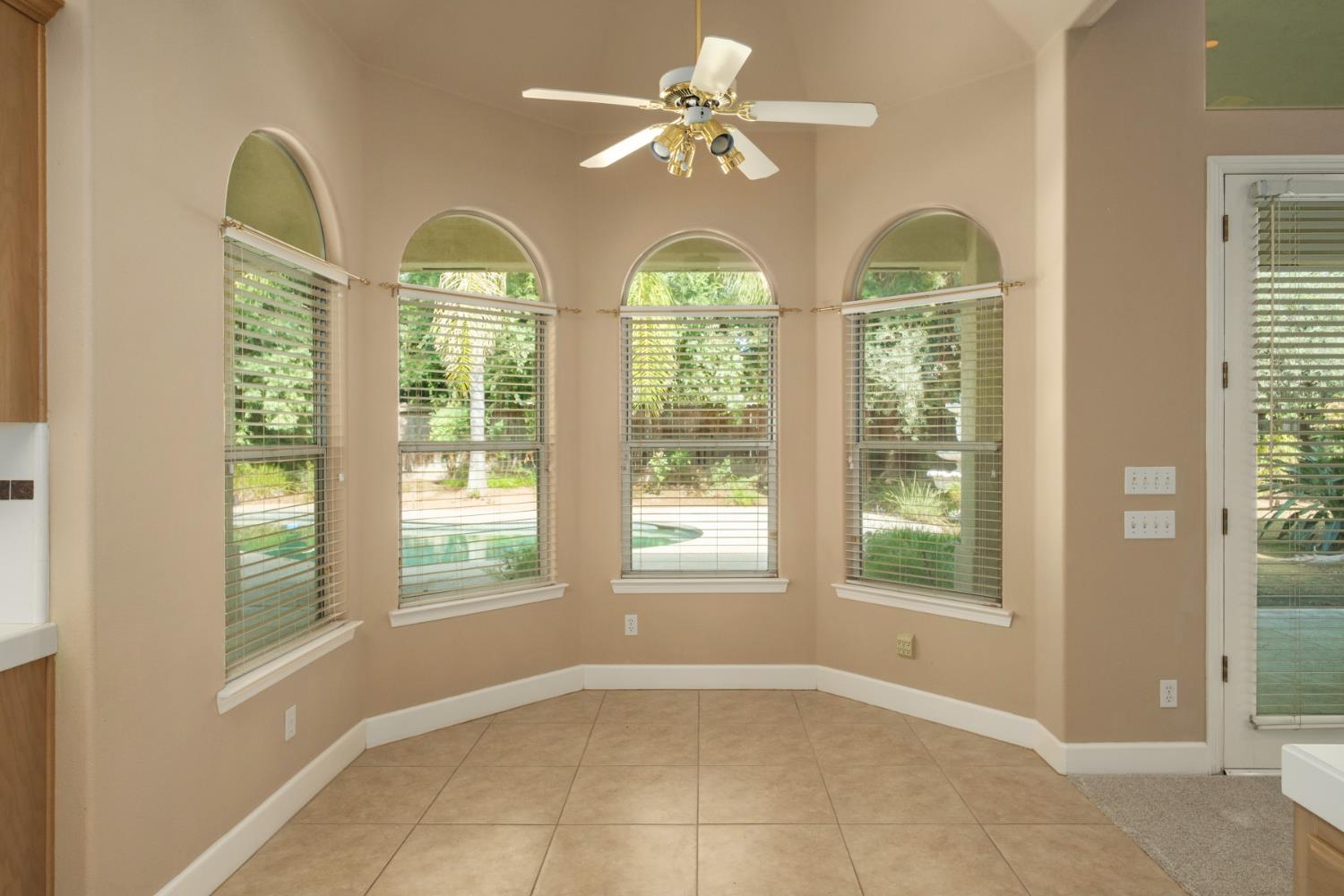 6572 N Selland Ave, Fresno, CA 93711